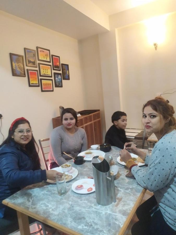 מנדי Hotel Cozy Haven מראה חיצוני תמונה