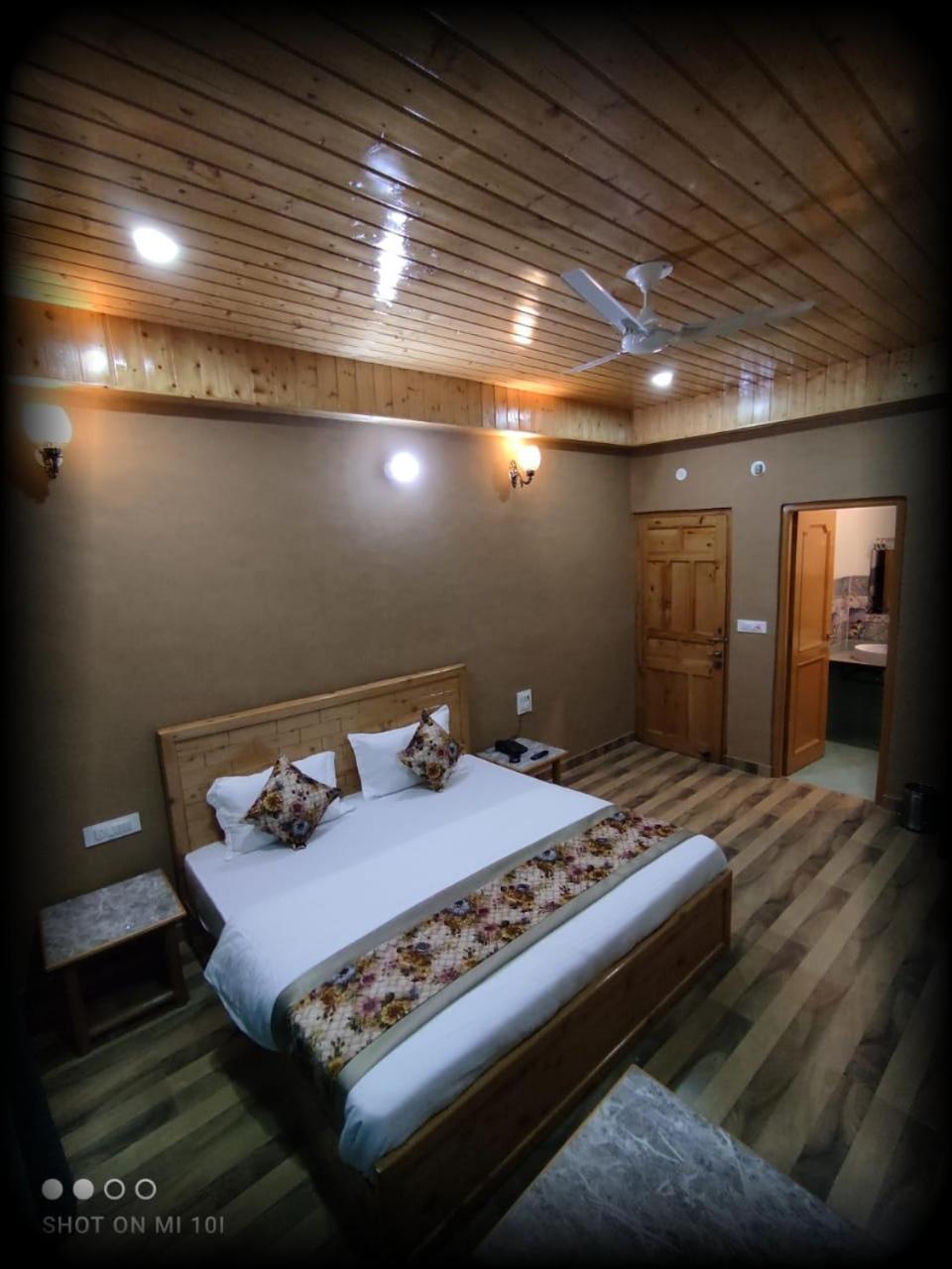מנדי Hotel Cozy Haven מראה חיצוני תמונה